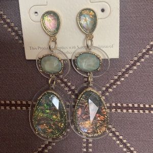 NEW 3 stone acrylic drop earrings